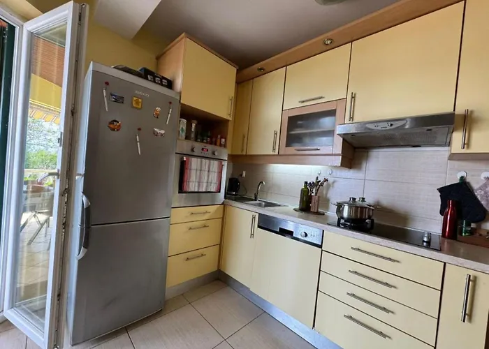 Family Sofija Apartman *